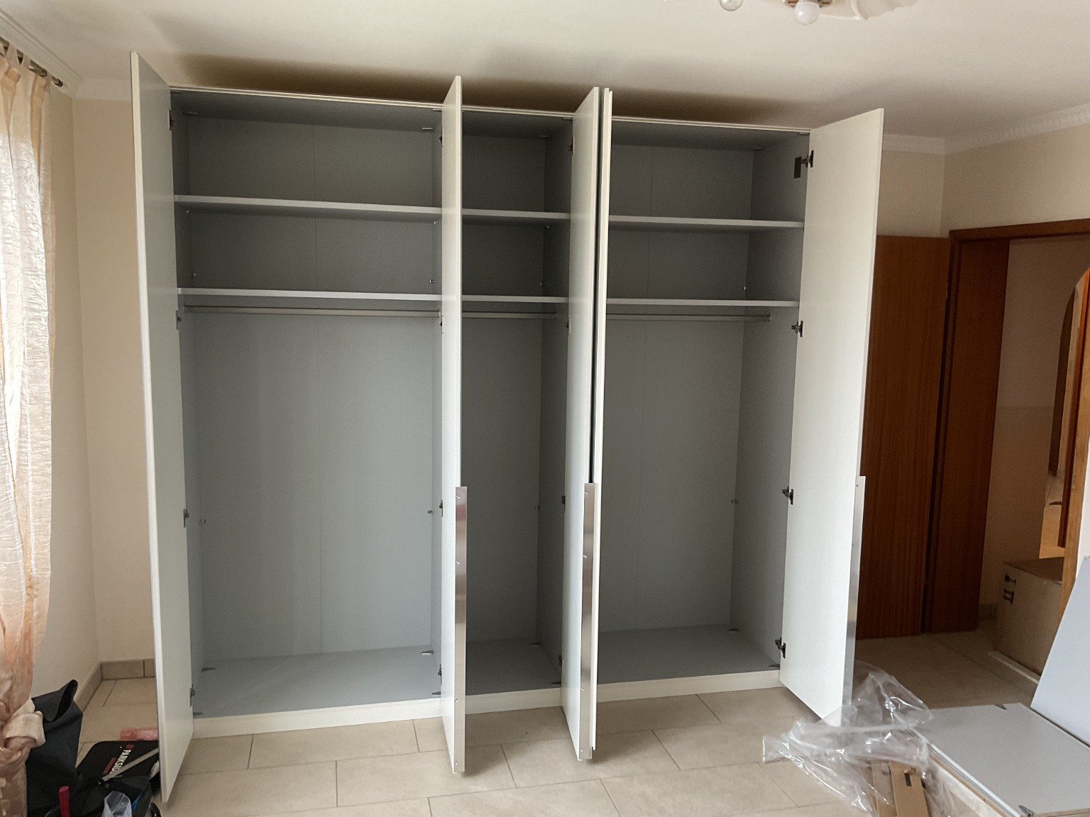 Kleiderschrank
